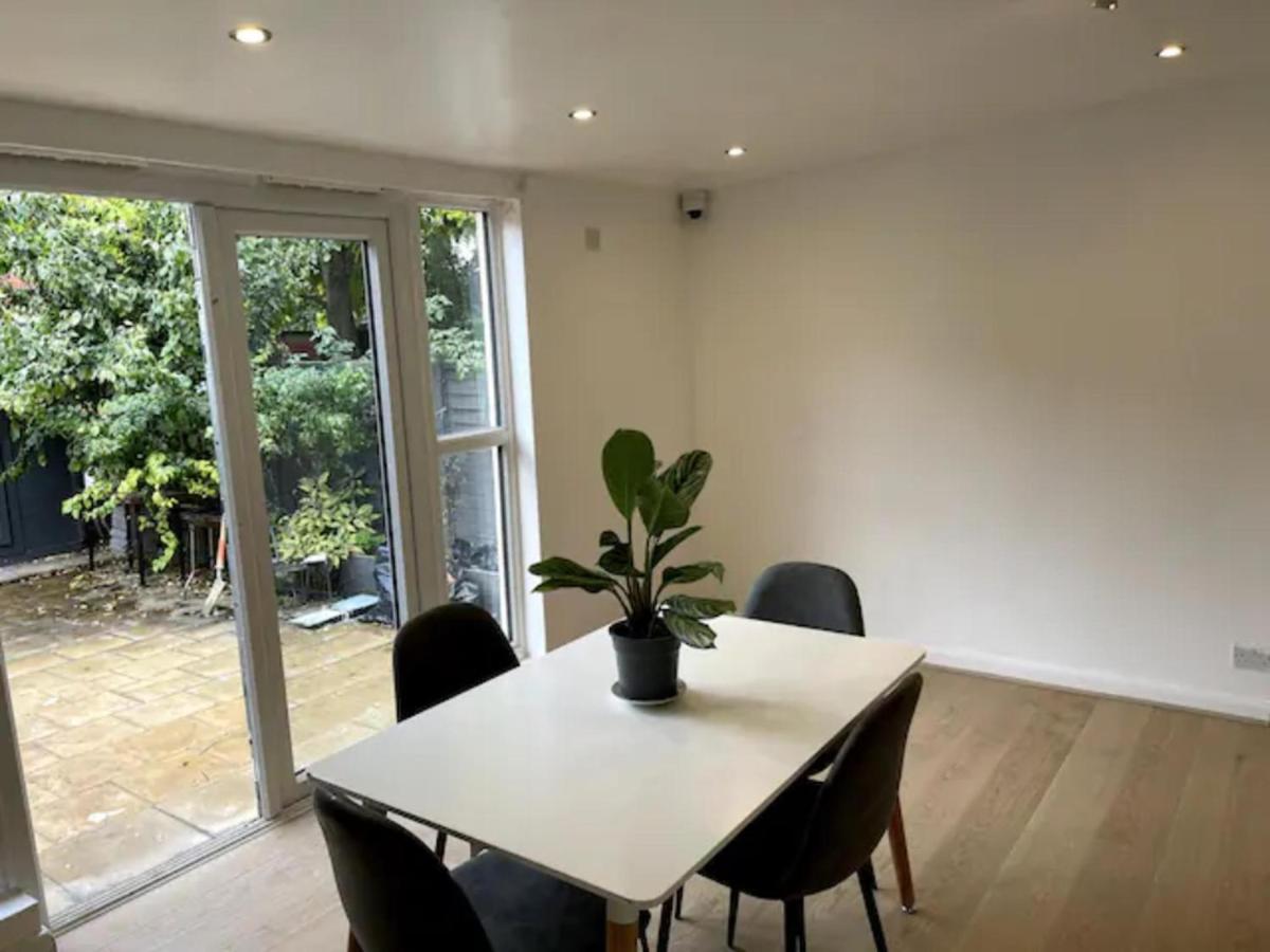 Modern 5 Bedroom Family House - 18 Mins To Station London Exterior photo